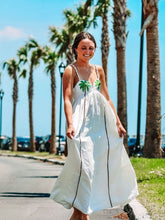 Robe longue blanche motif palmier soleil