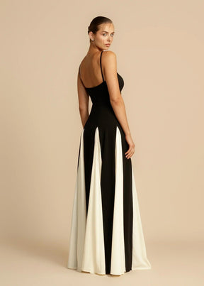 Robe maxi élégante noire et blanche océan