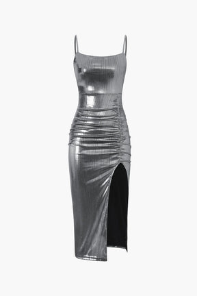 Robe midi métallisée vue de dos glamour