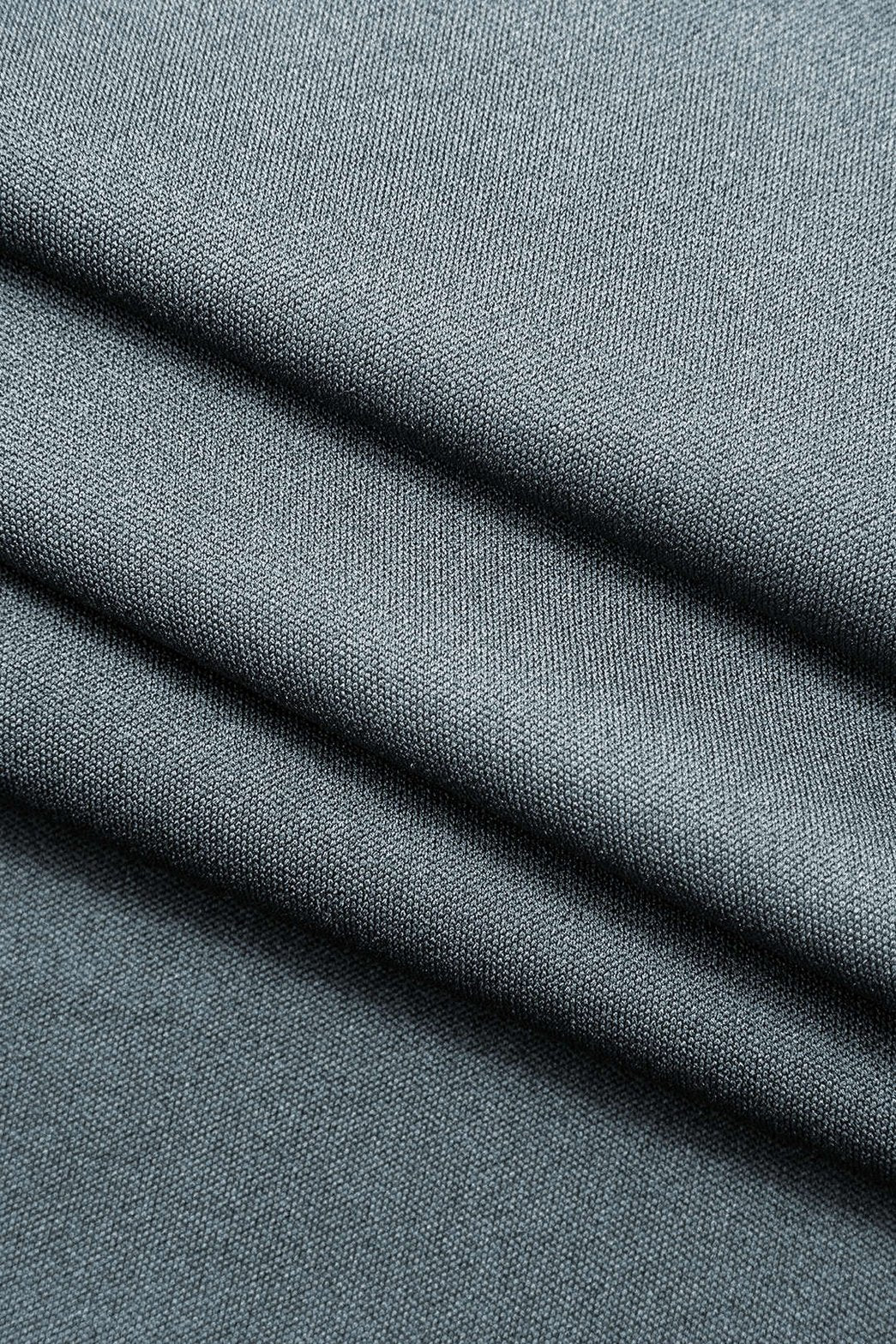Robe midi noire détail finitions resplendissant