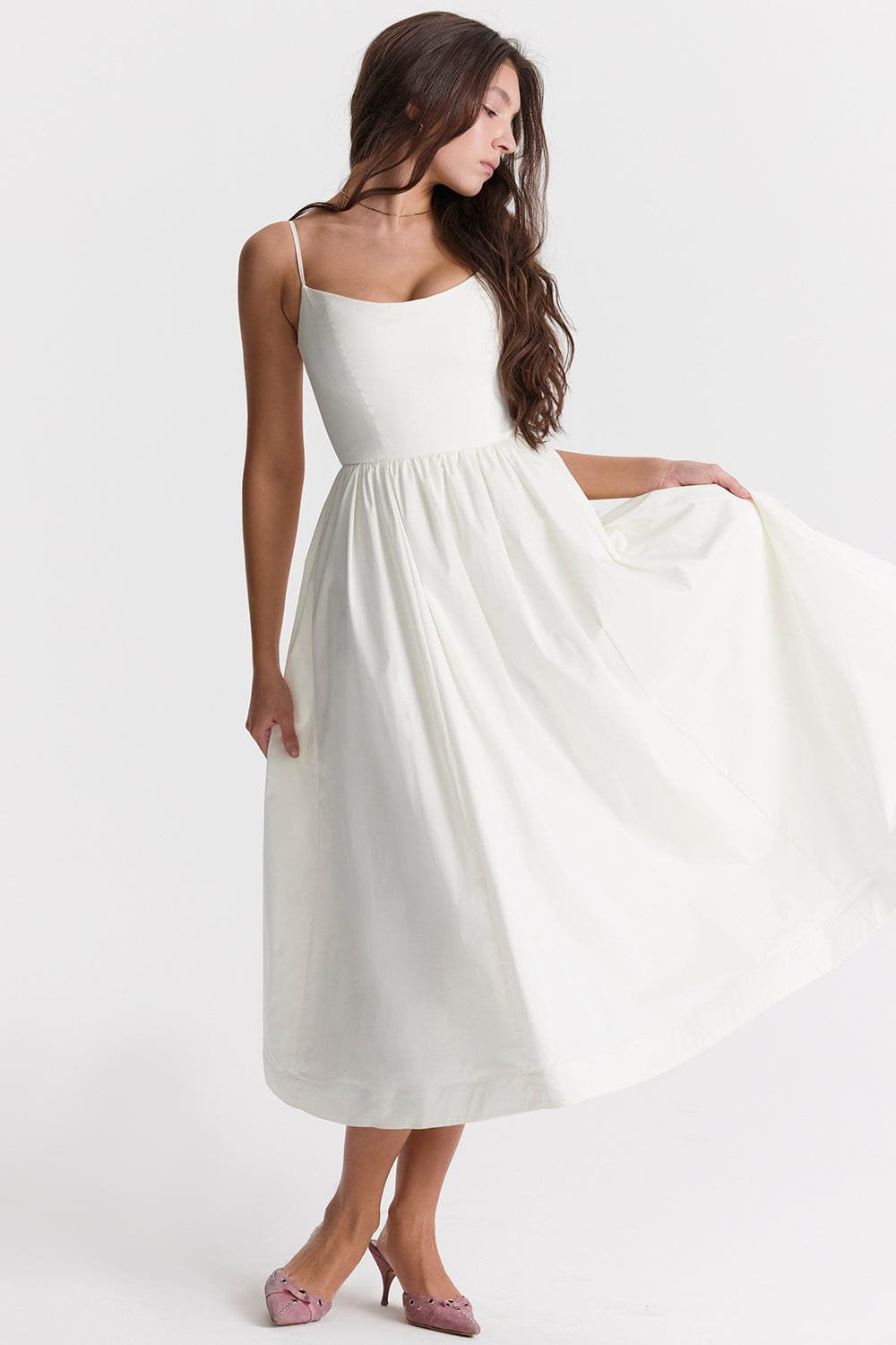 Robe Midi Élégante à Bretelles