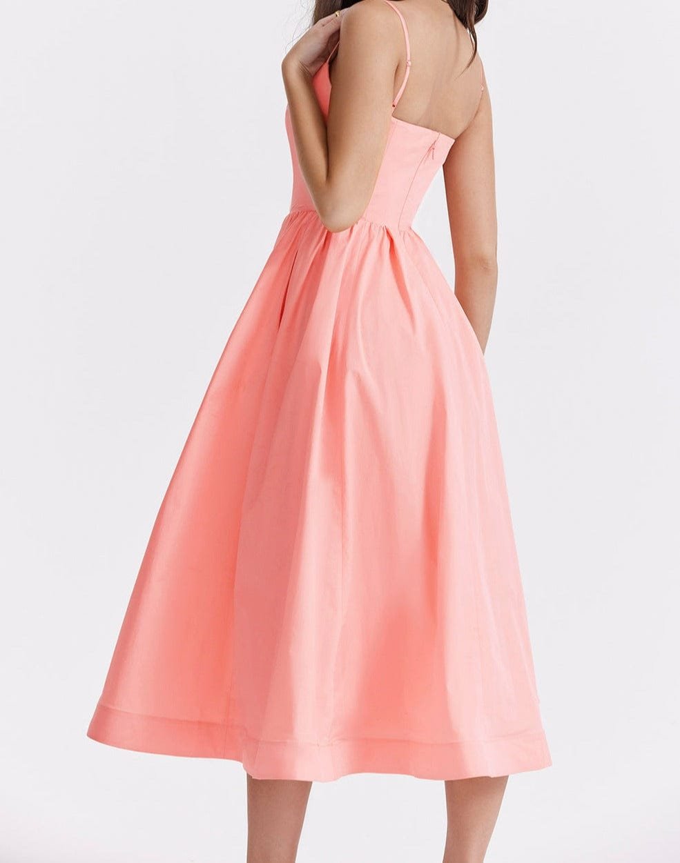 Robe midi élégante détail tissu harmonie