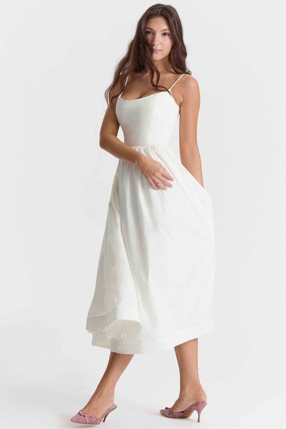 Robe Midi Élégante à Bretelles