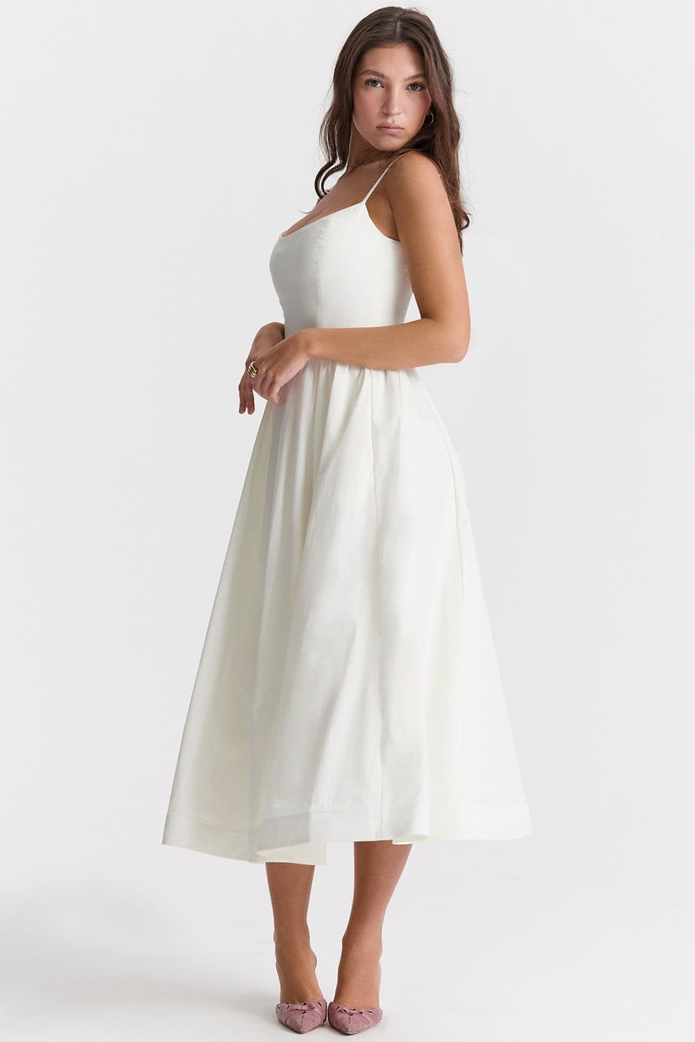 Robe Midi Élégante à Bretelles