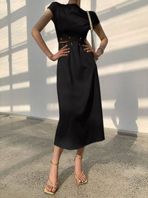 Détails finitions robe midi saphir