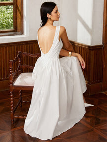 Robe élégante dos nu blanche soleil