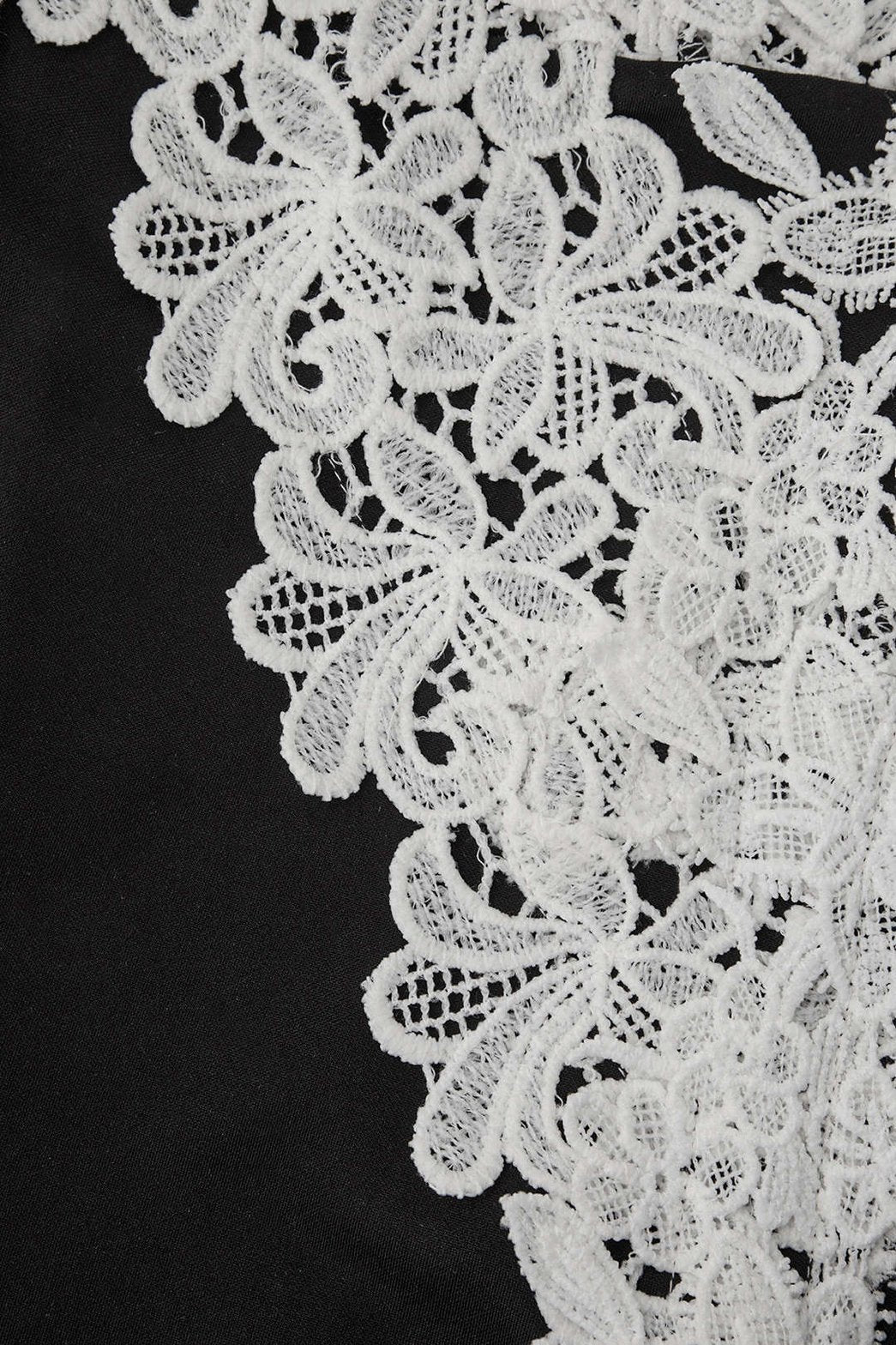 Robe midi en dentelle finesse
