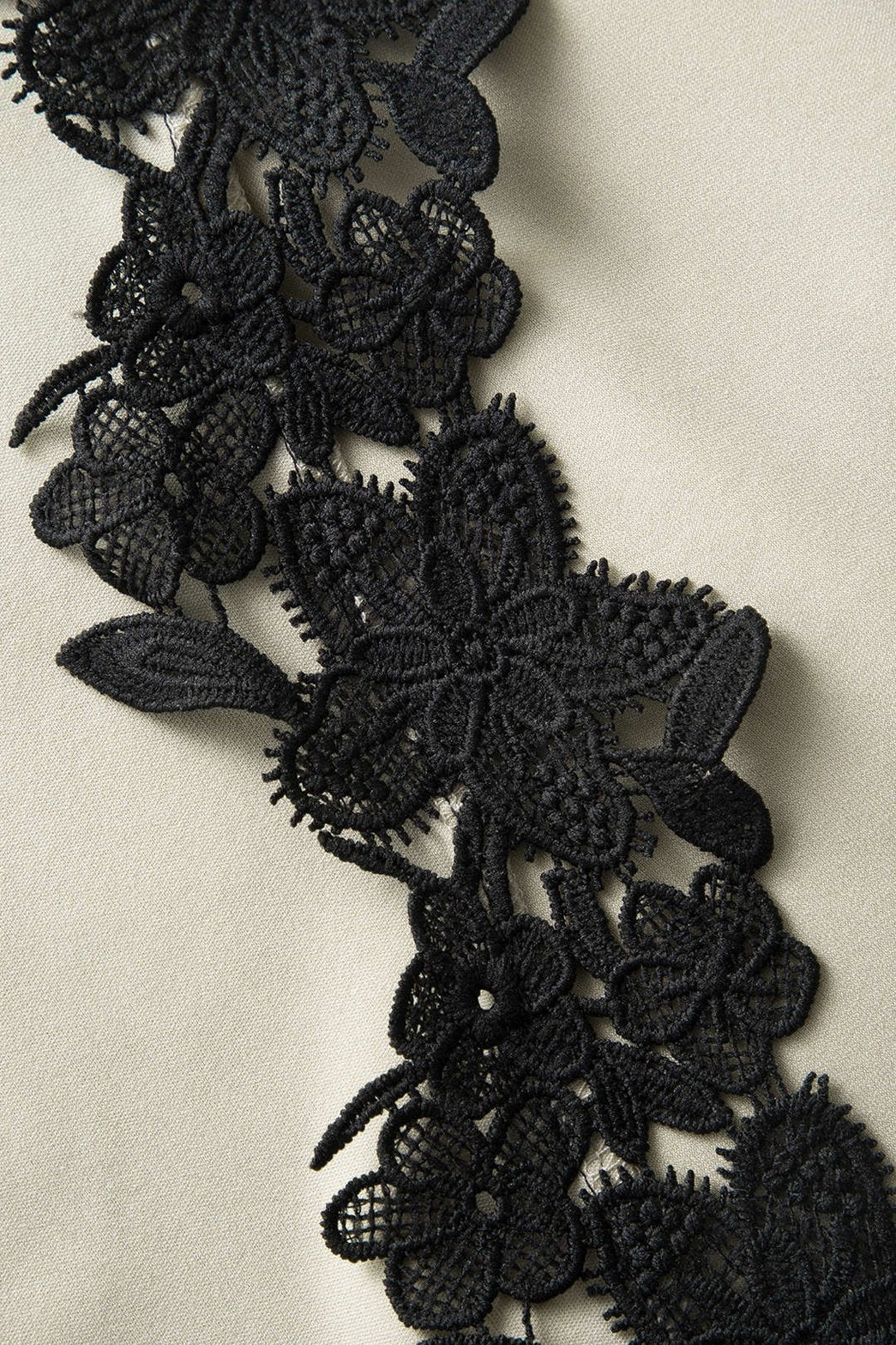 Robe midi en dentelle charme