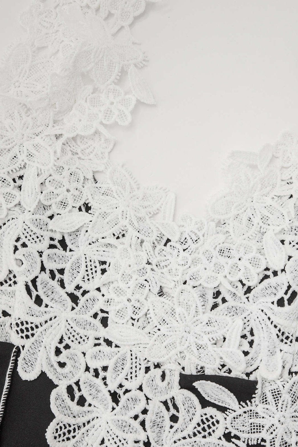 Robe midi en dentelle style