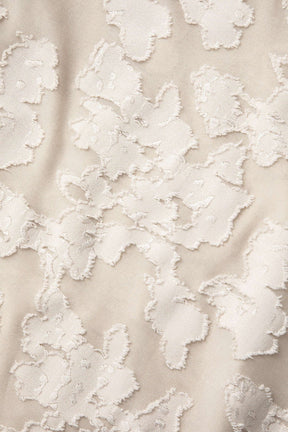 Vue latérale robe moulante blanc diamant
