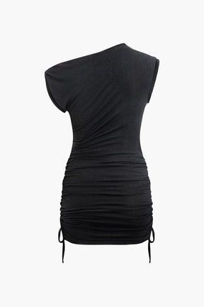 Robe courte noire col asymétrique raffinée