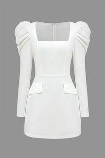 Robe mini ajustée blanche avec encolure carrée étoile