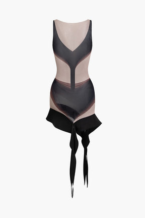 Robe moulante courte design moderne élégance
