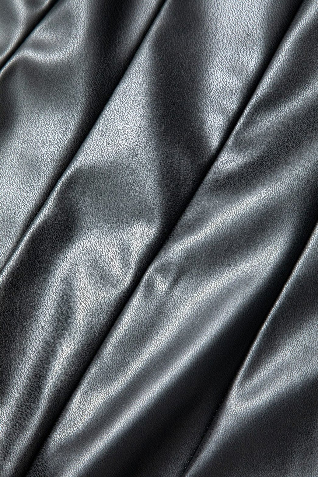 Robe moulante effet cuir noire vue de dos lune