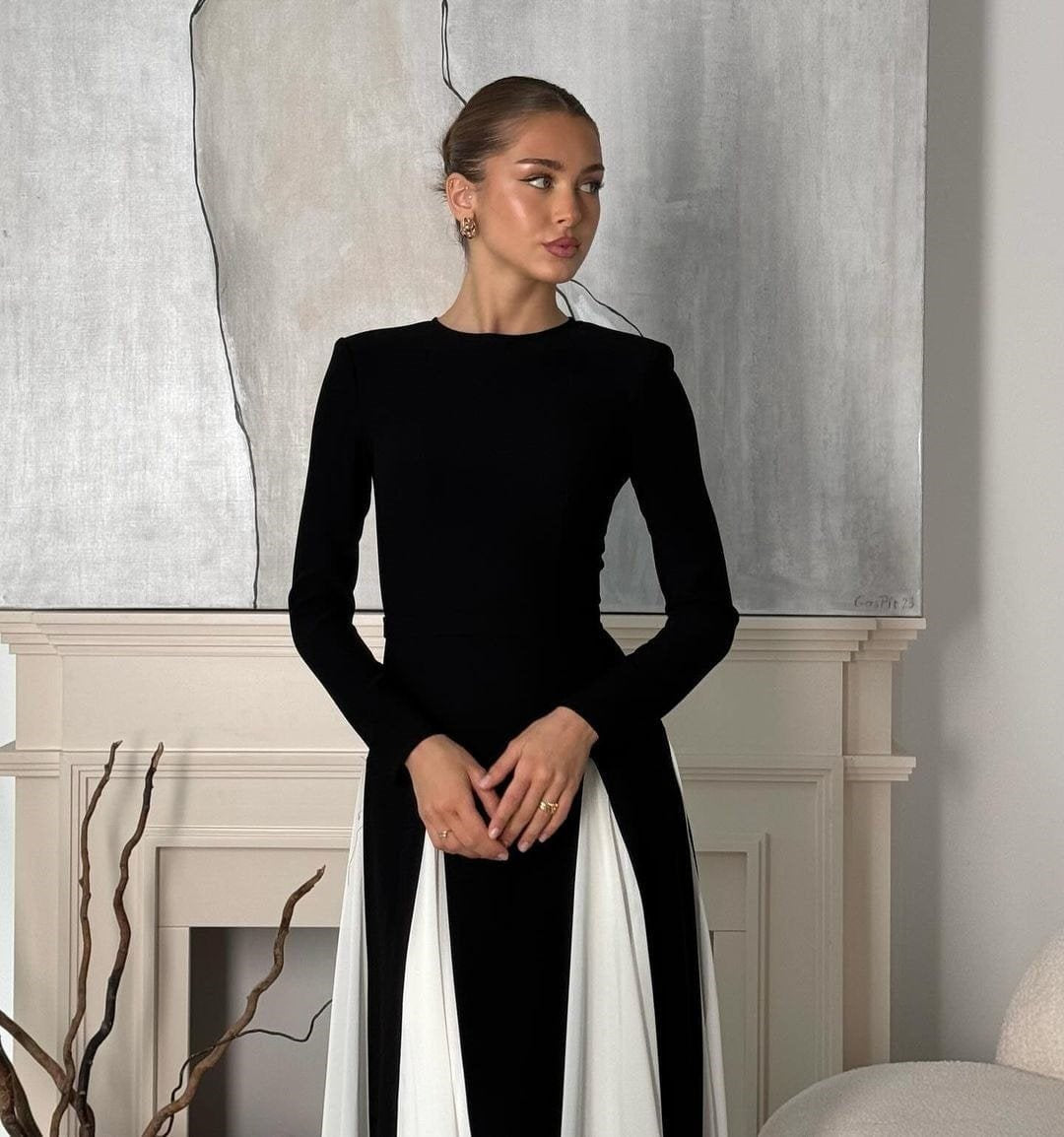 Robe ajustée sophistiquée vue de face grâce