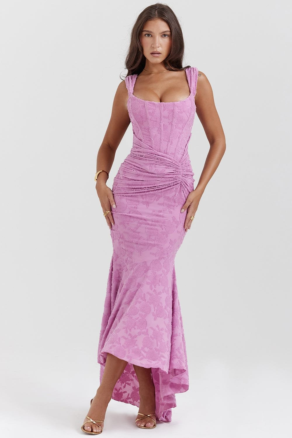 Robe moulante rose élégante soleil