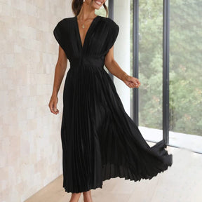 Robe plissée noire élégante style