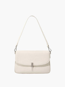 Détail de la fermeture du sac en cuir étoile
