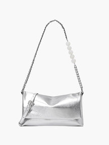 Sac bandoulière en cuir blanc cassé vue ensemble fleur