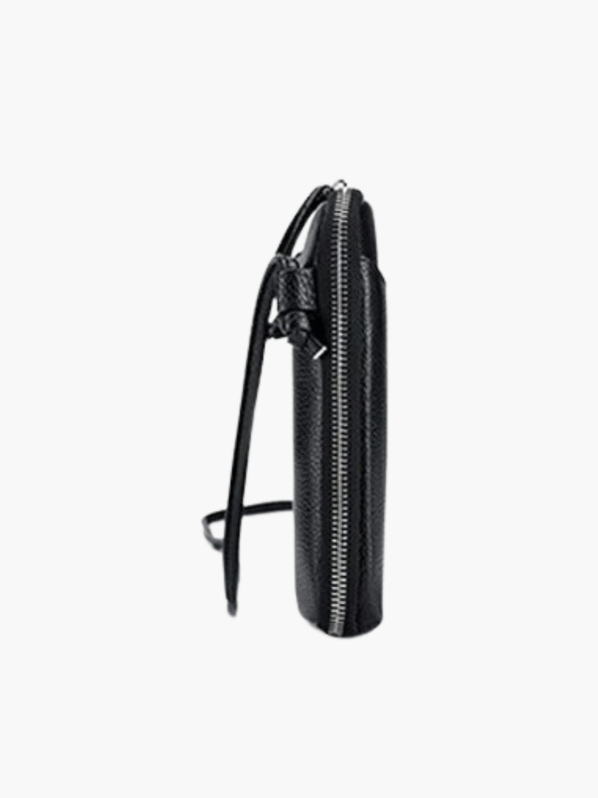 Détail fermeture sac cuir noir élégant lune