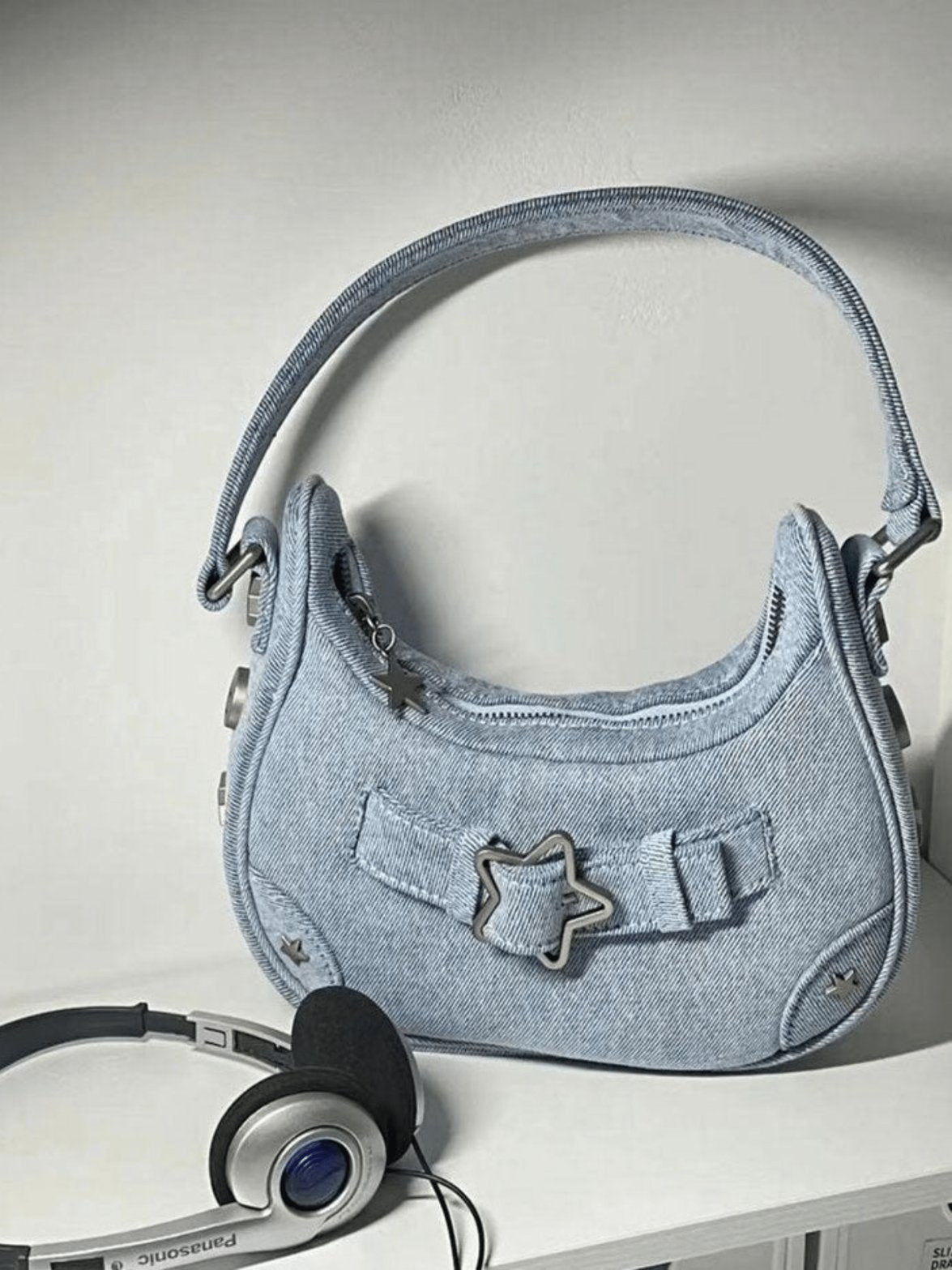 Sac bandoulière rétro végan blanc vue arrière pluie