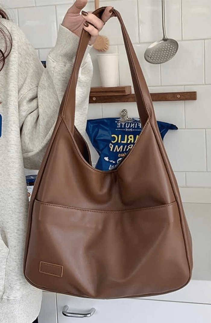 Détail sac vintage en cuir synthétique douceur