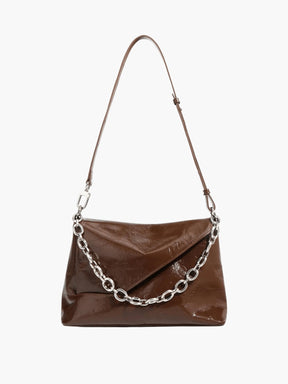 Détail de la bandoulière en cuir - Élégance