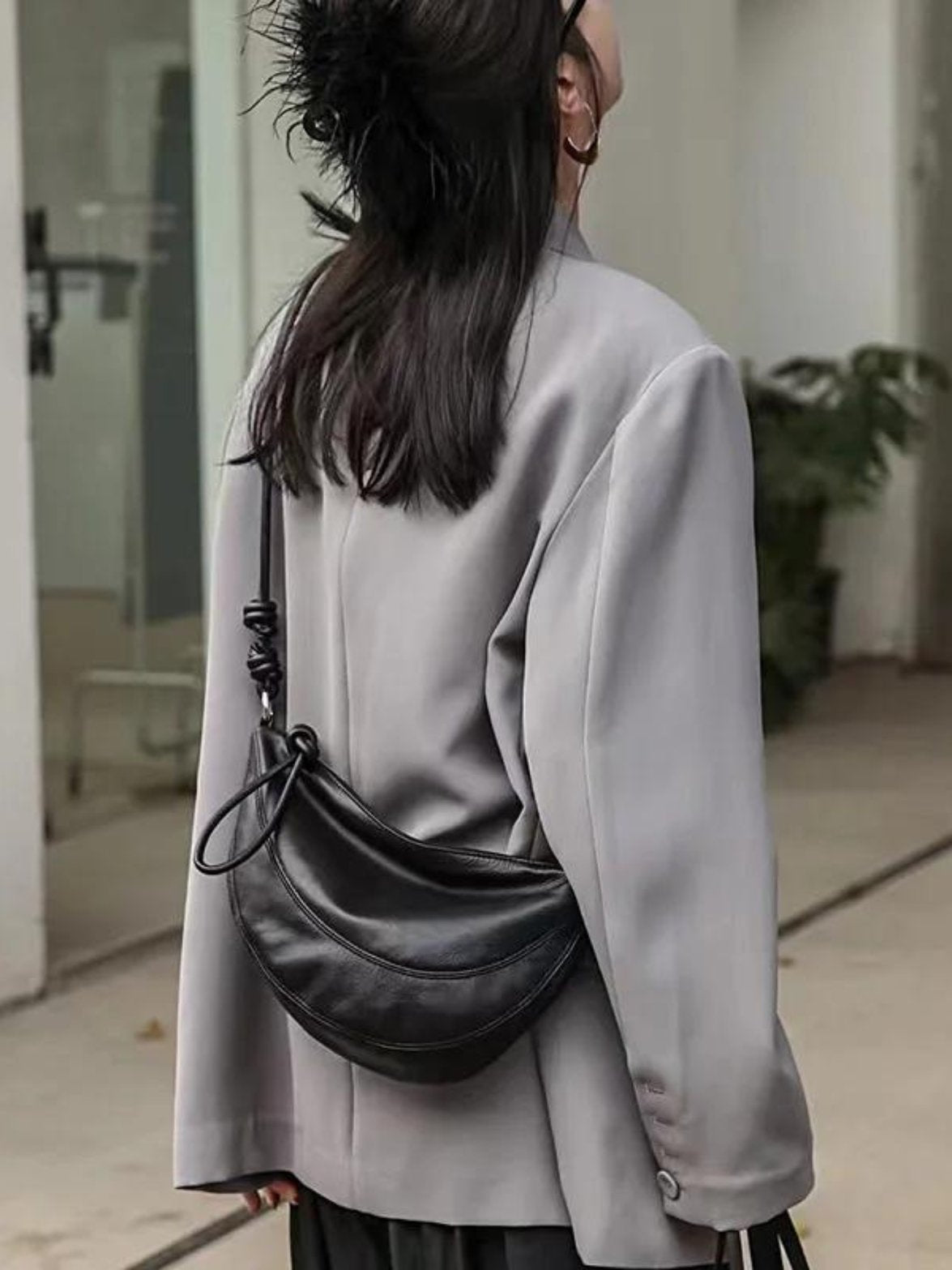 Sac à main cuir noir vue détaillée crystal