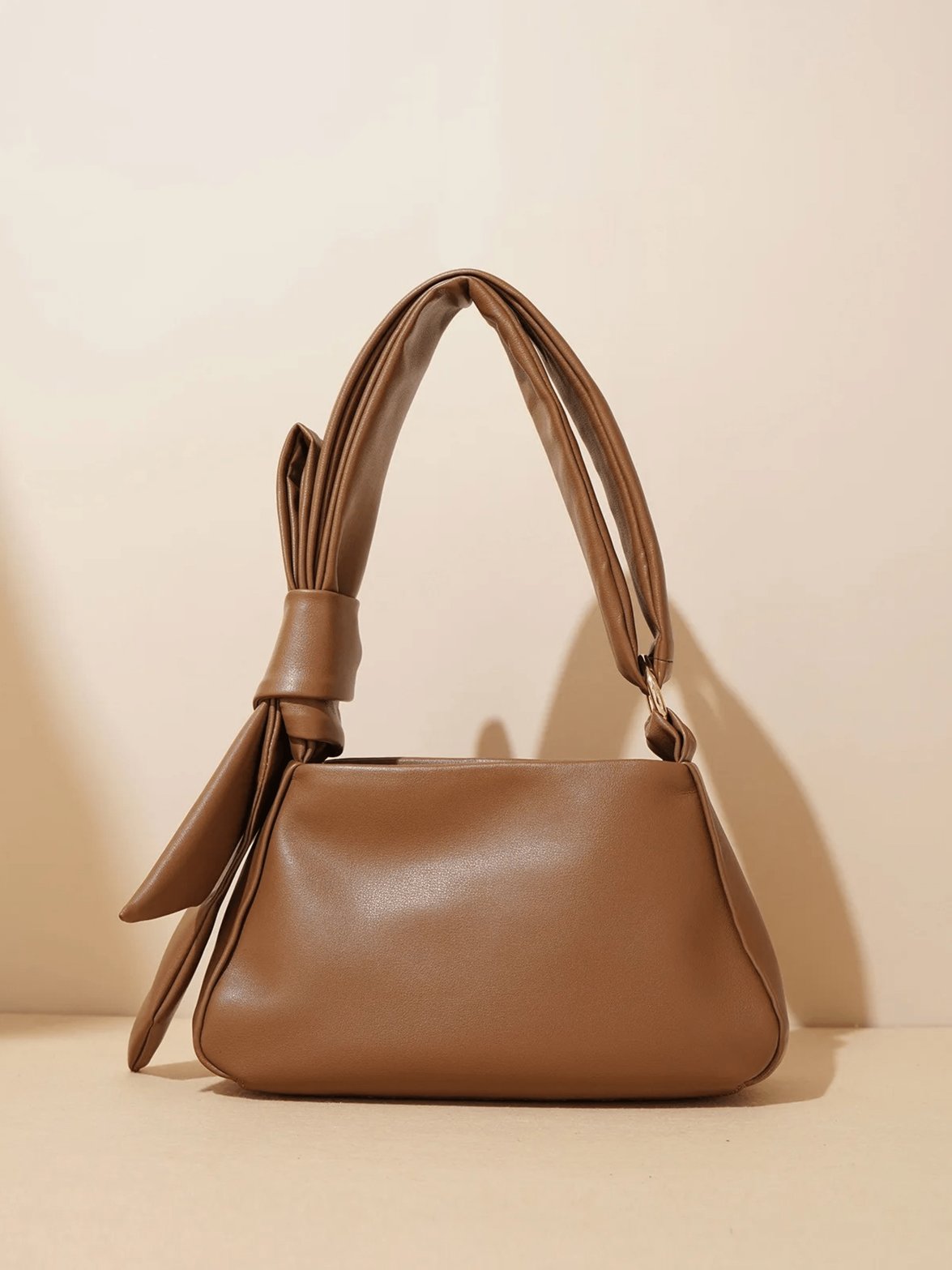 Sac à main en cuir marron vue arrière cristal