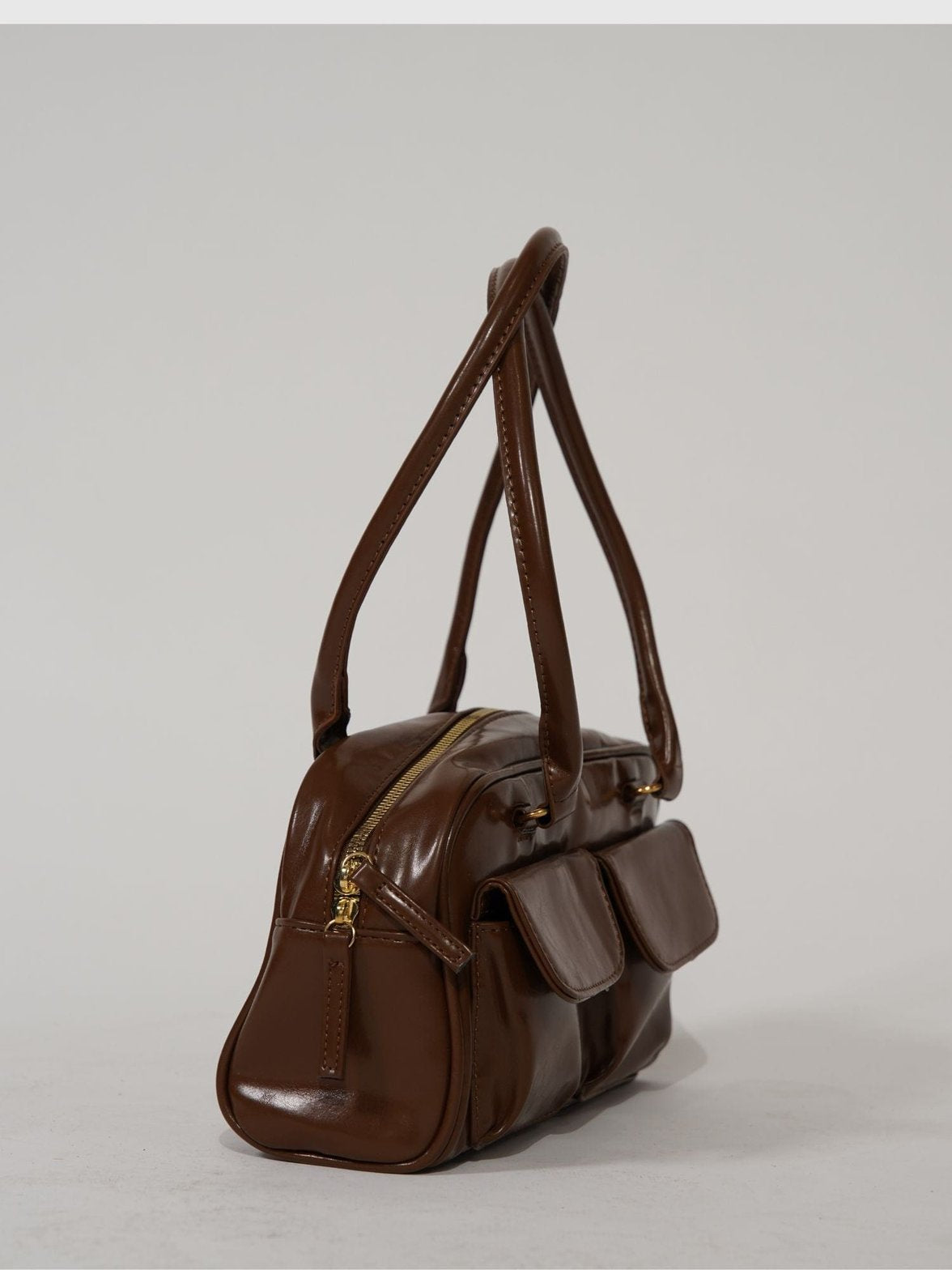 Détail des coutures du sac noir quartz
