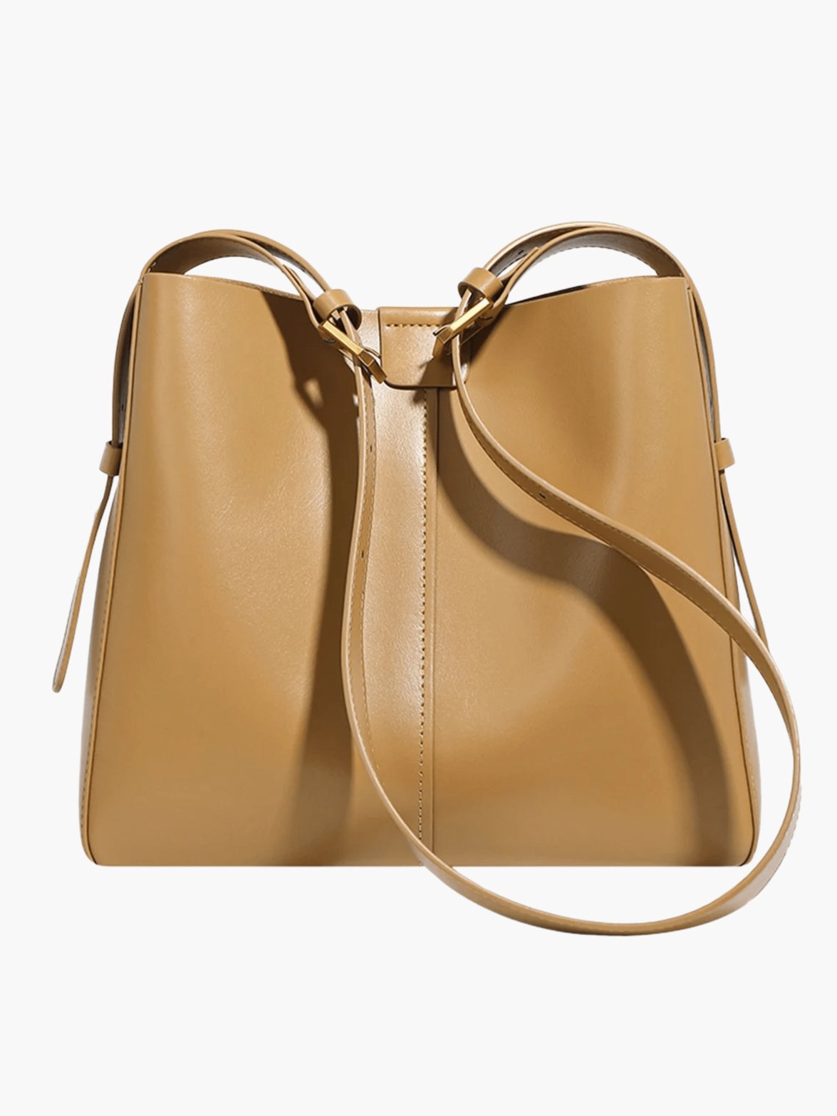 Sac seau en cuir camel vue avant soleil