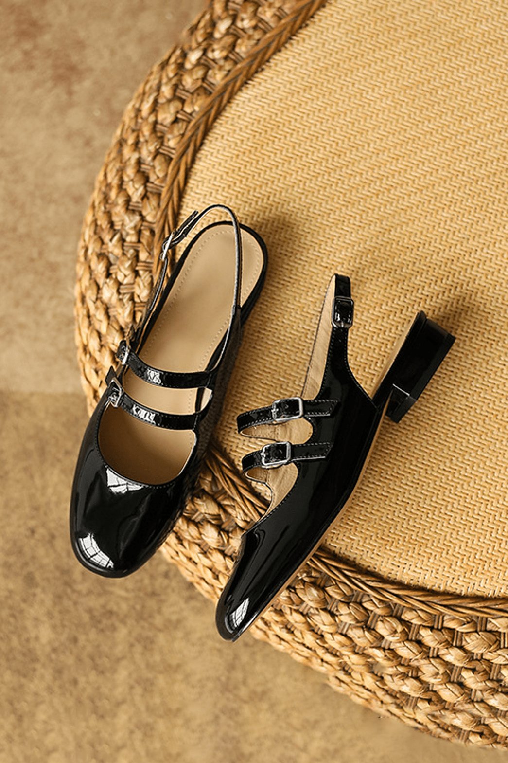 Détail brides ajustables sandale vernie étoile