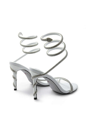 Sandales à talons hauts vue d'ensemble magie