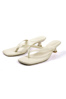 Sandales noires élégantes à talon carré porté mode