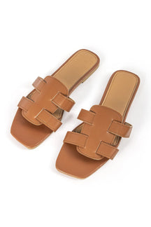 Sandales plates camel design H élégant soleil