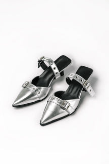 Sandales pointues argentées vue de dessus étoile