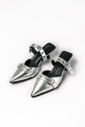 Sandales pointues argentées vue de dessus étoile