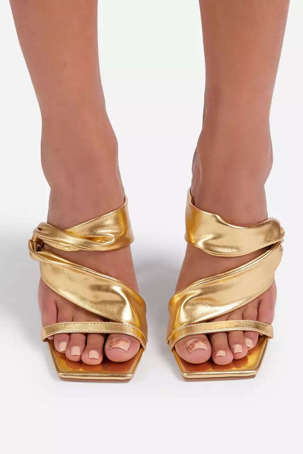 Sandales dorées vue latérale étoile