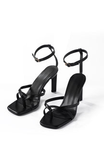 Sandales élégantes noires à talons hauts soleil