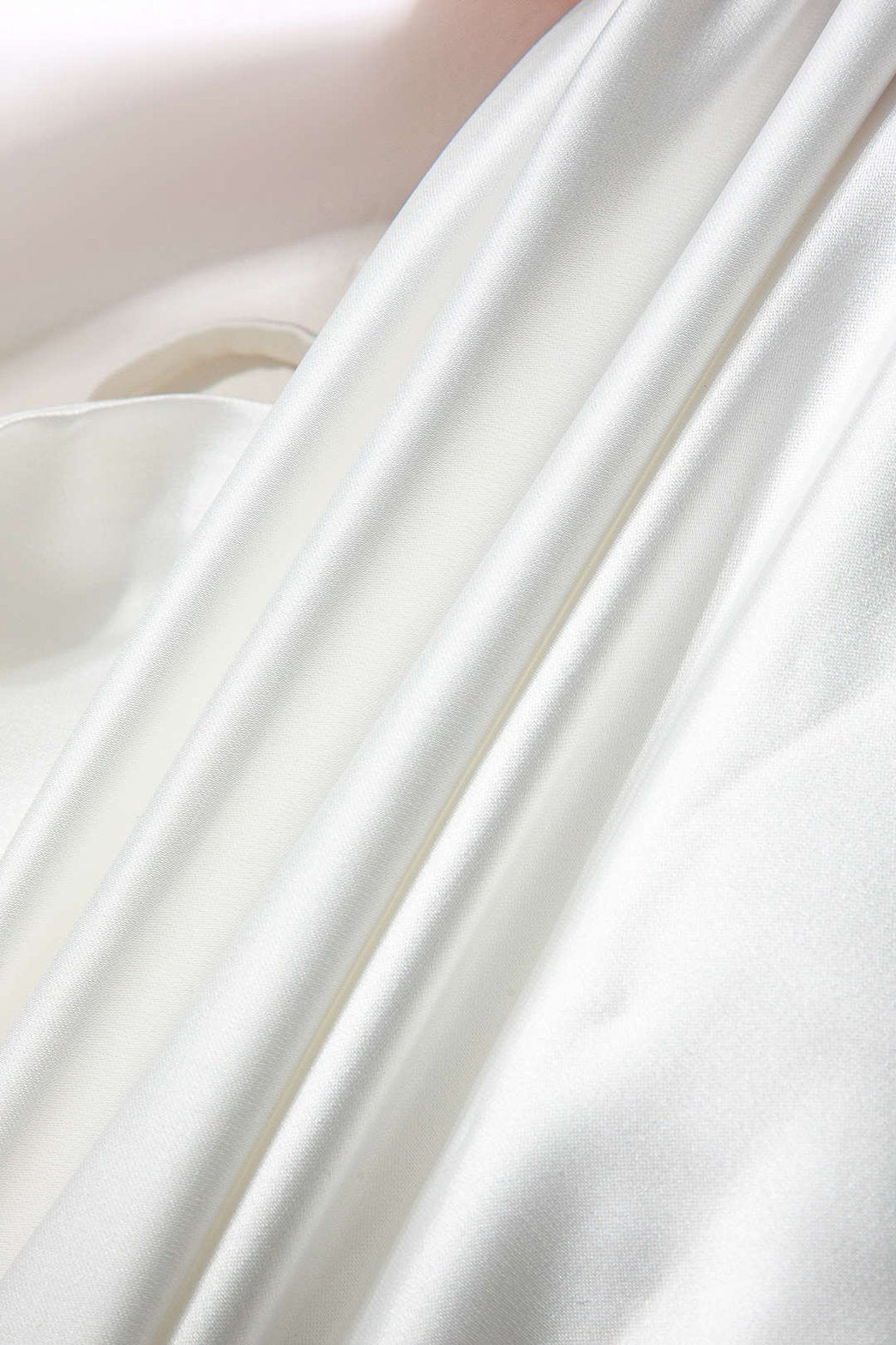 Vue d'ensemble du top satiné blanc pureté