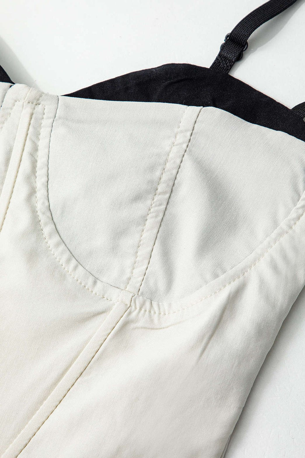 Top bustier blanc coupe structurée étoile