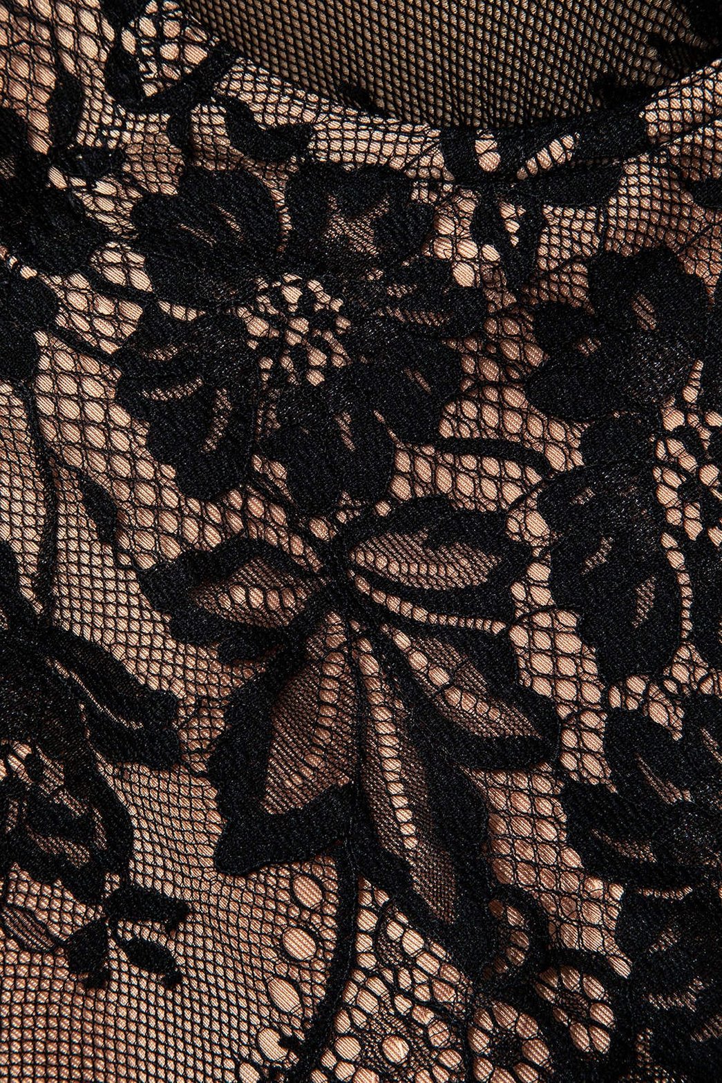 Top bustier dentelle détail finition pluie