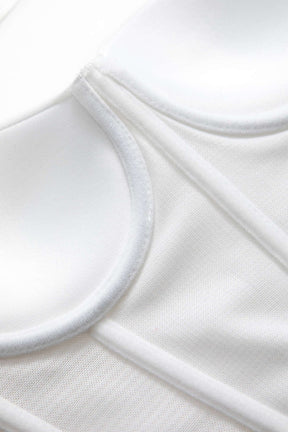 Top corset porté avec jupe nuage