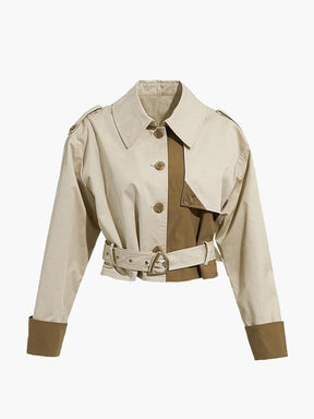 Trench court bicolore beige et kaki vue de face soleil