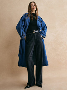 Trench denim bleu vue de face soleil