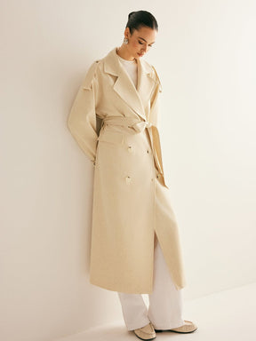Trench beige détail des manches élégance