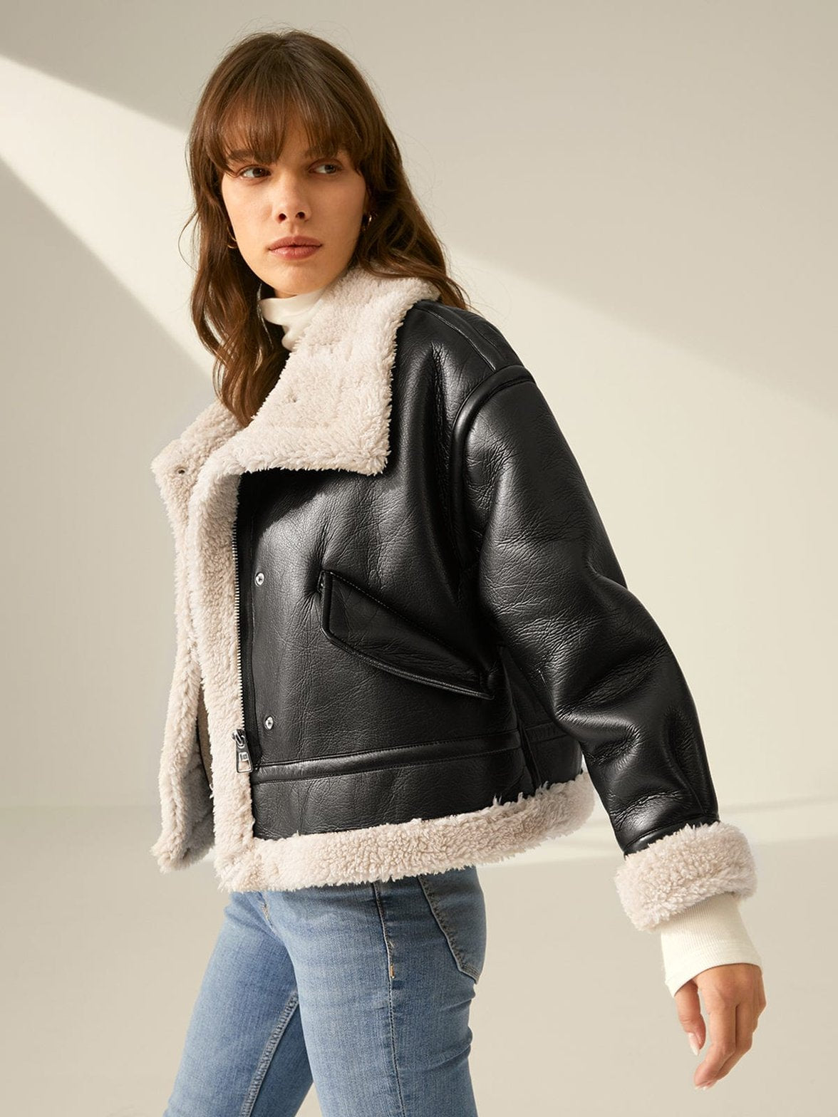 Vue de profil veste aviateur doublée céleste