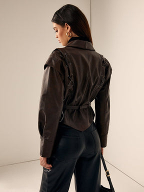 Vue portée veste courte ceinturée alto