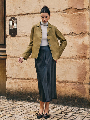Vue détaillée veste faux cuir moderne éclat