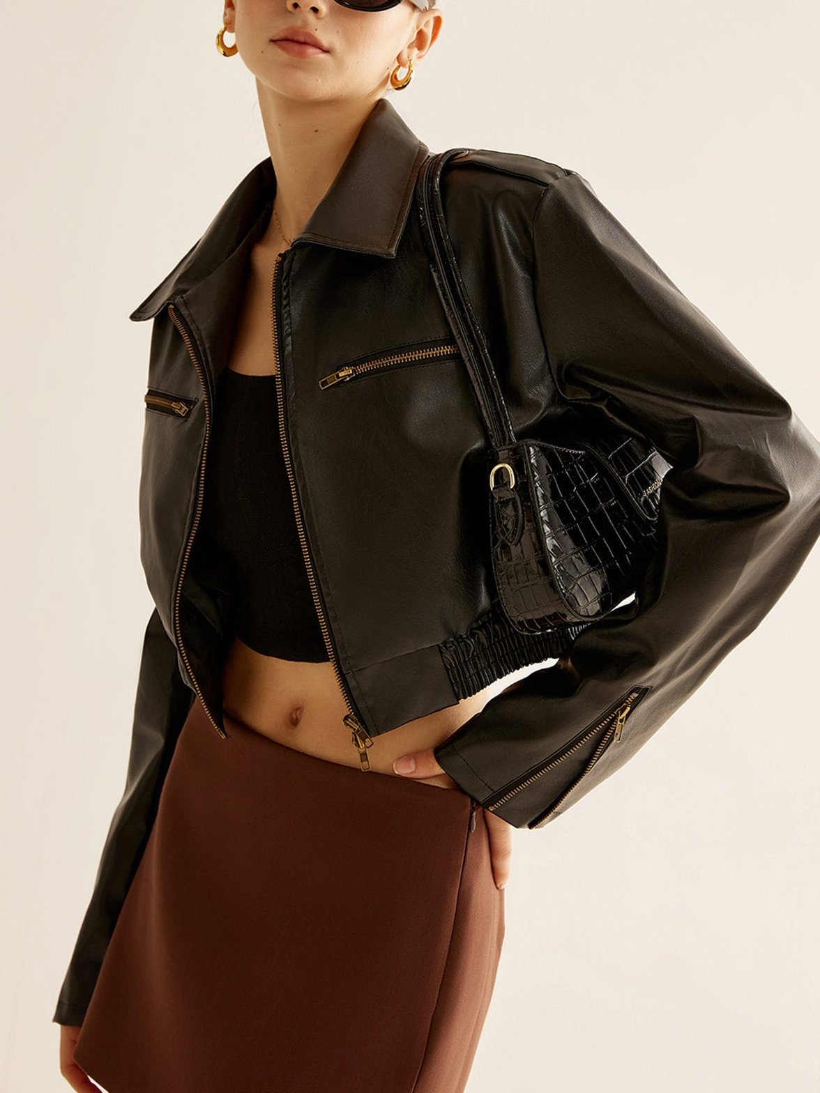 Veste courte en similicuir noir élégant velours